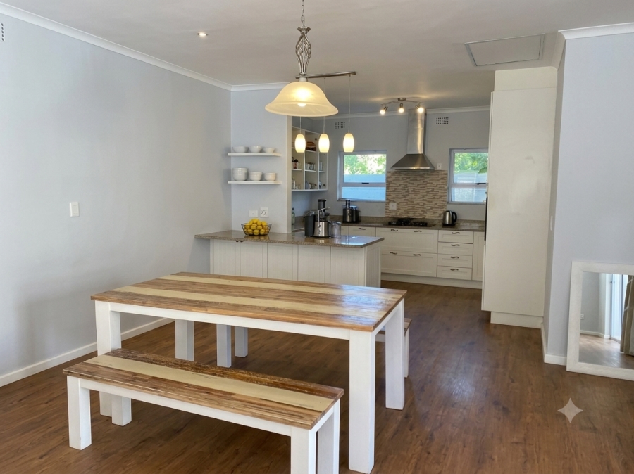 To Let 4 Bedroom Property for Rent in Leisure Isle Western Cape